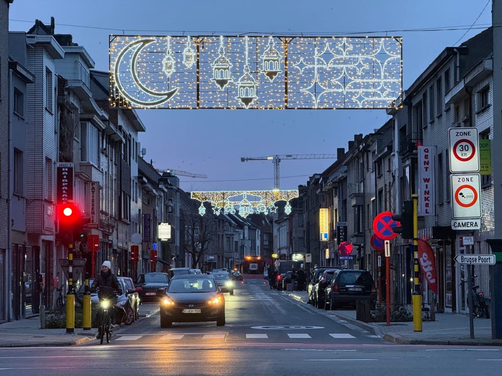 Ramadan lichtpaneel met halve maan en lantaarns