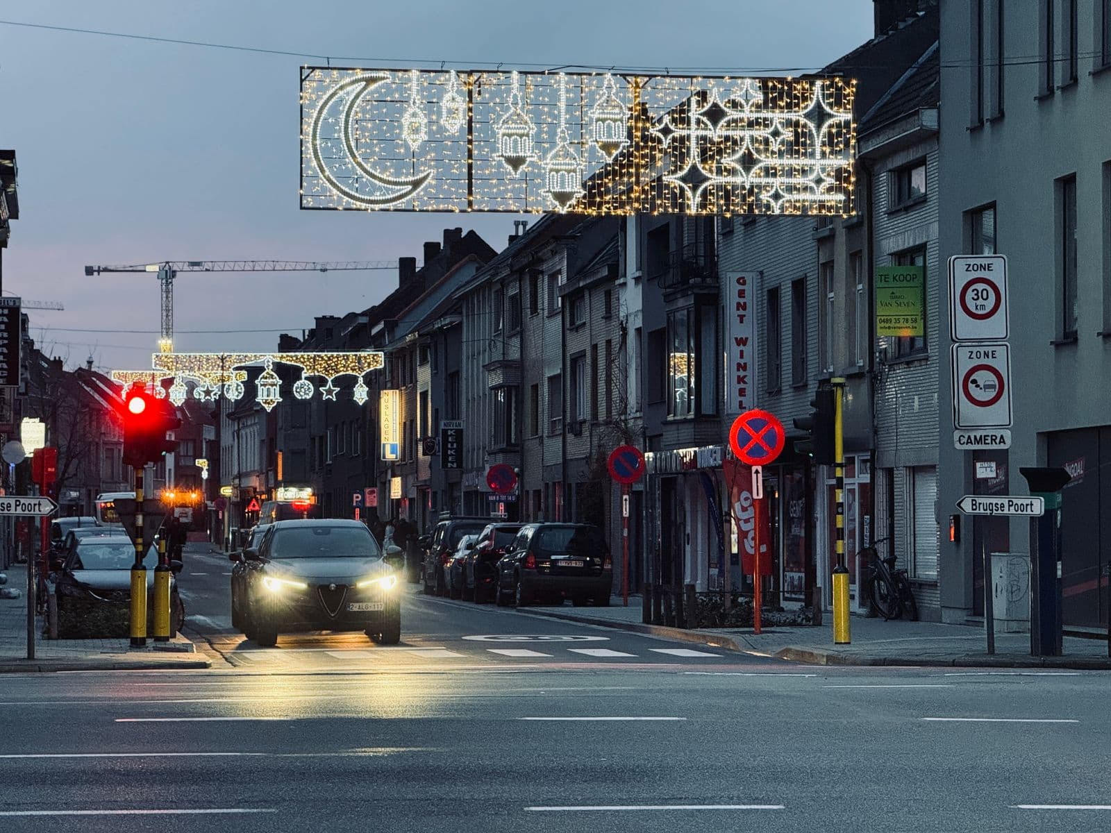Ramadan sfeerlichten aan kruispunt Brugse Poort